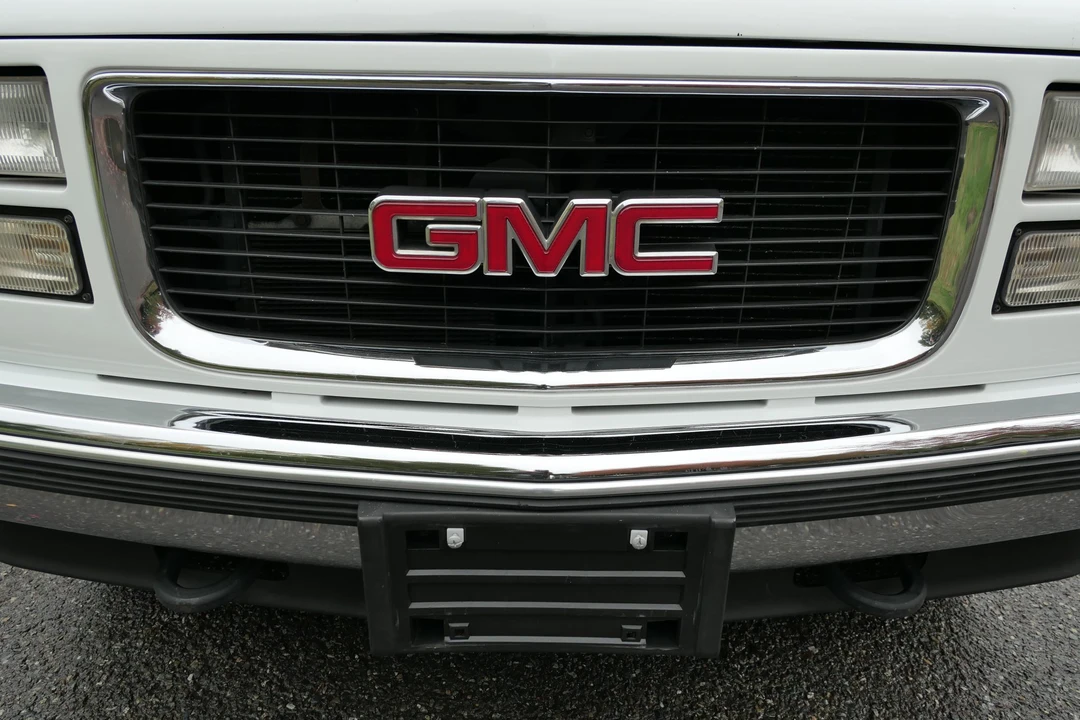 1999 GMC Yukon 2nd Gen - Image 28 of 31