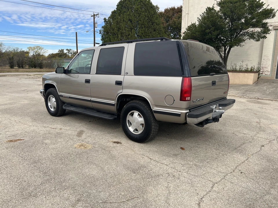 1999 GMC Yukon 1st Gen - Image 10 of 31