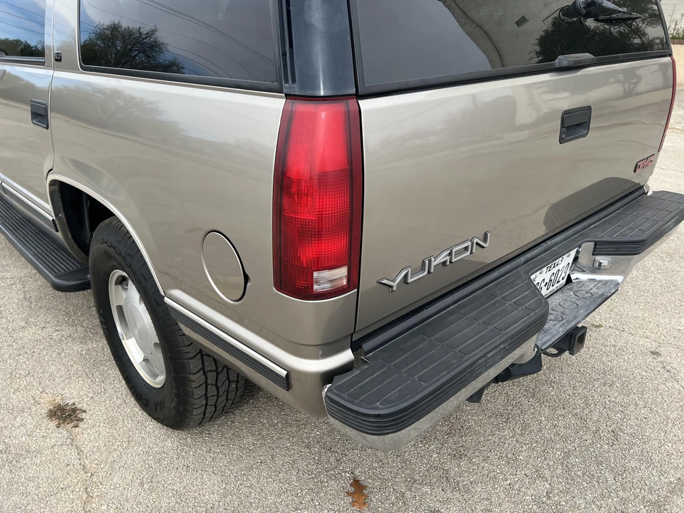 1999 GMC Yukon 1st Gen - Image 11 of 31