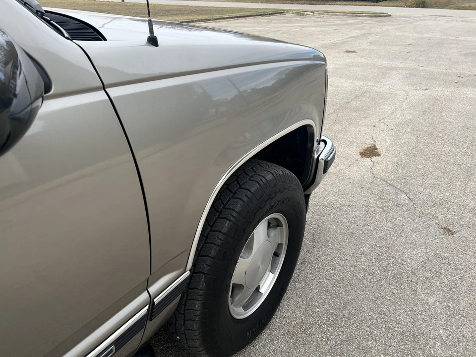 1999 GMC Yukon 1st Gen - Image 28 of 31