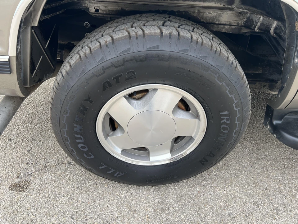 1999 GMC Yukon 1st Gen - Image 31 of 31