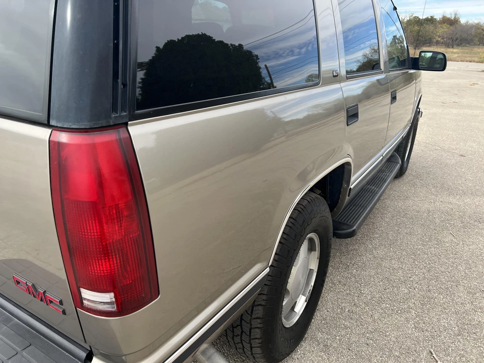 1999 GMC Yukon 1st Gen - Image 25 of 31