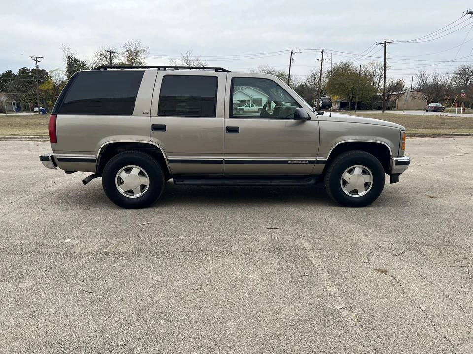 1999 GMC Yukon 1st Gen - Image 15 of 31