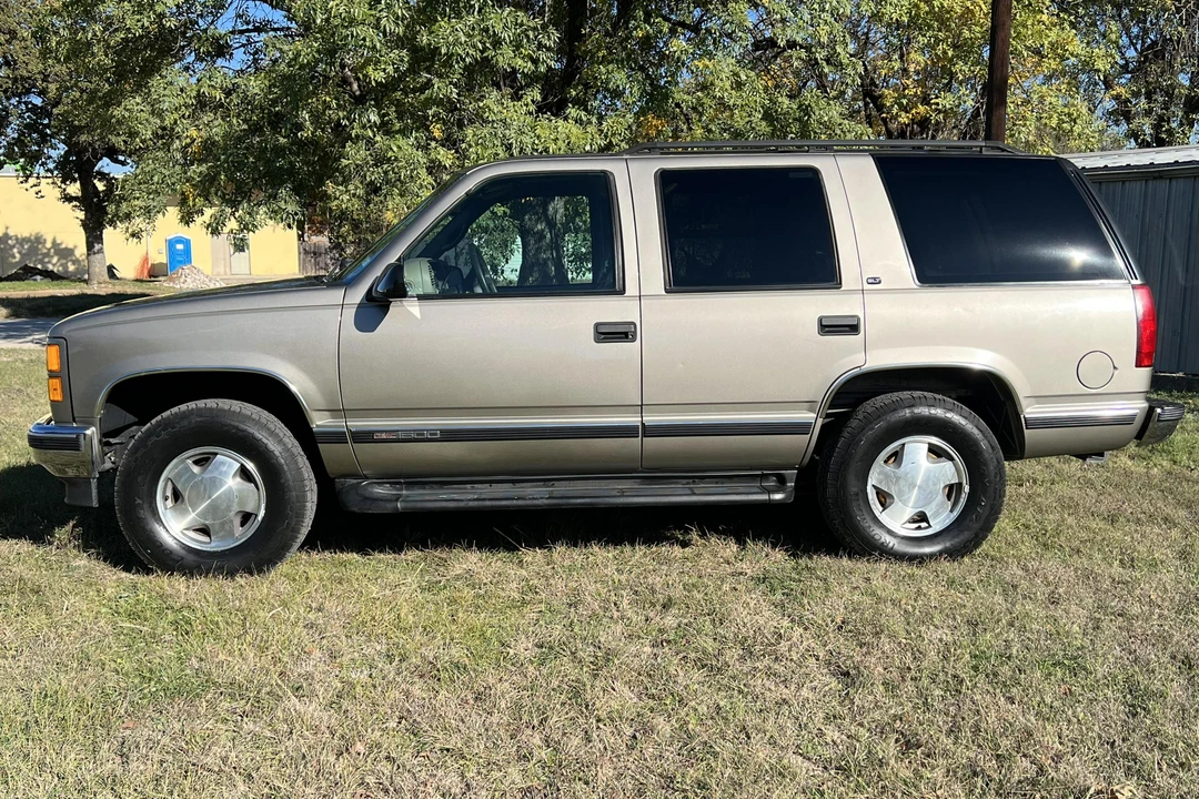 1999 GMC Yukon 1st Gen - Image 3 of 31