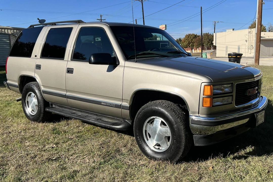 1999 GMC Yukon 1st Gen - Image 2 of 31