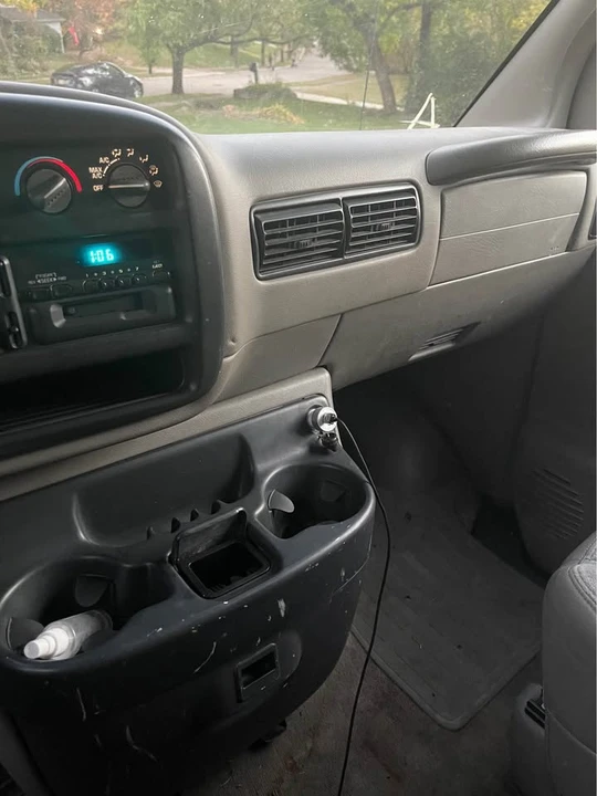 1999 GMC Savana - Image 10 of 12