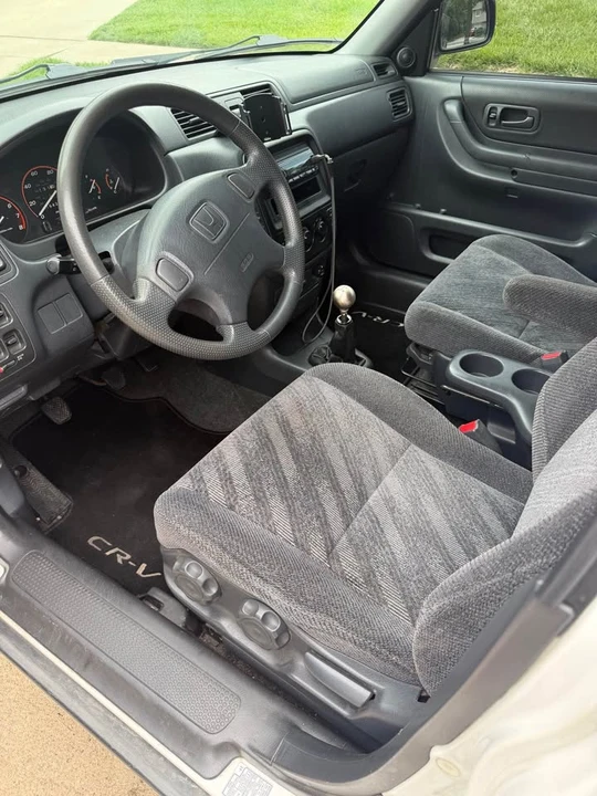 1999 Honda CR-V 1st Gen - Image 2 of 7