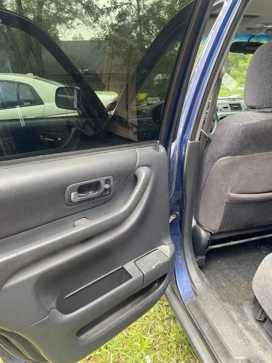 1999 Honda CR-V 1st Gen - Image 4 of 15