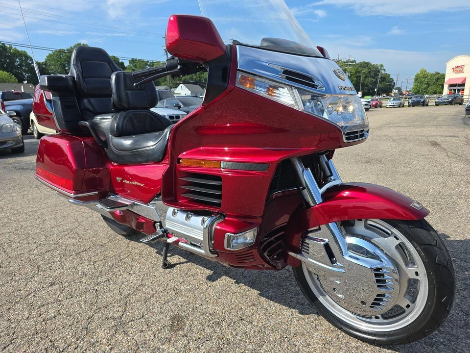 1999 Honda Gold Wing - Image 18 of 29