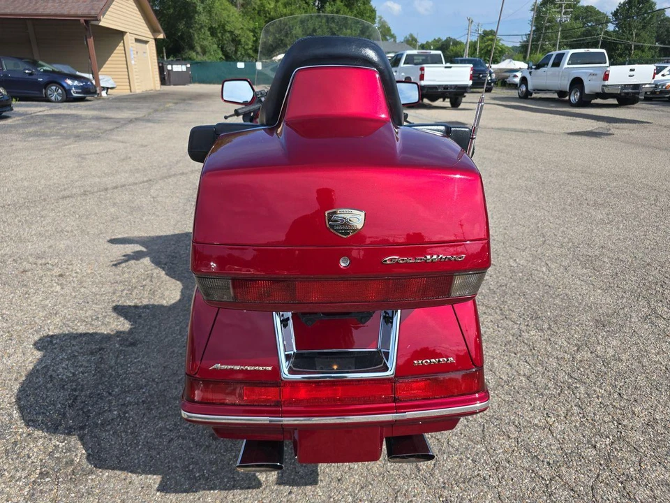 1999 Honda Gold Wing - Image 14 of 29
