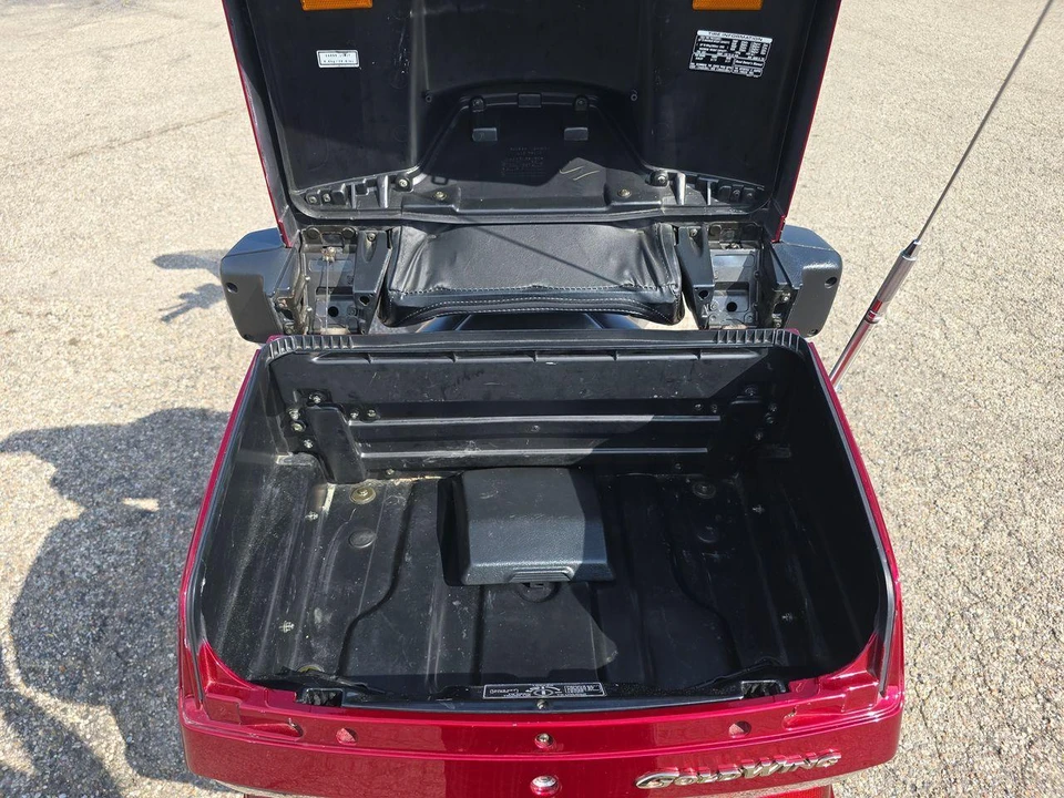 1999 Honda Gold Wing - Image 15 of 29
