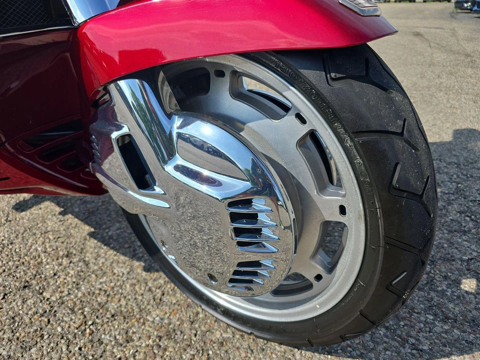 1999 Honda Gold Wing - Image 16 of 29