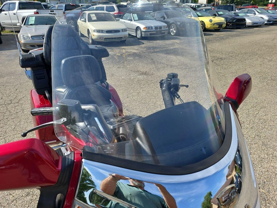 1999 Honda Gold Wing - Image 27 of 29