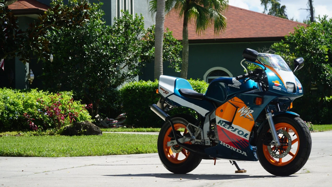 1999 Honda NSR - Image 18 of 31
