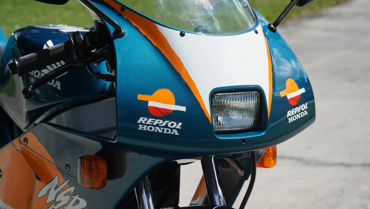 1999 Honda NSR - Image 28 of 31