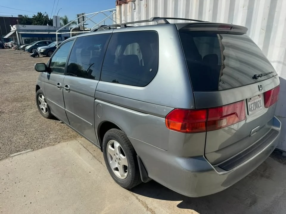 1999 Honda Odyssey - Image 2 of 4