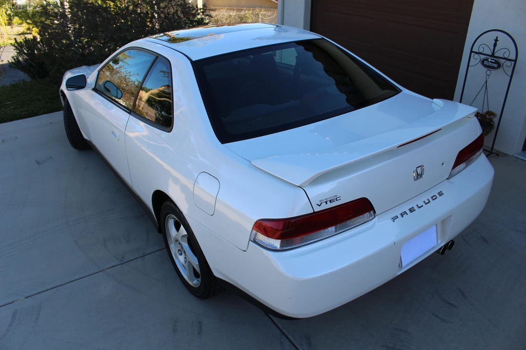 1999 Honda Prelude 5th Gen - Image 13 of 31