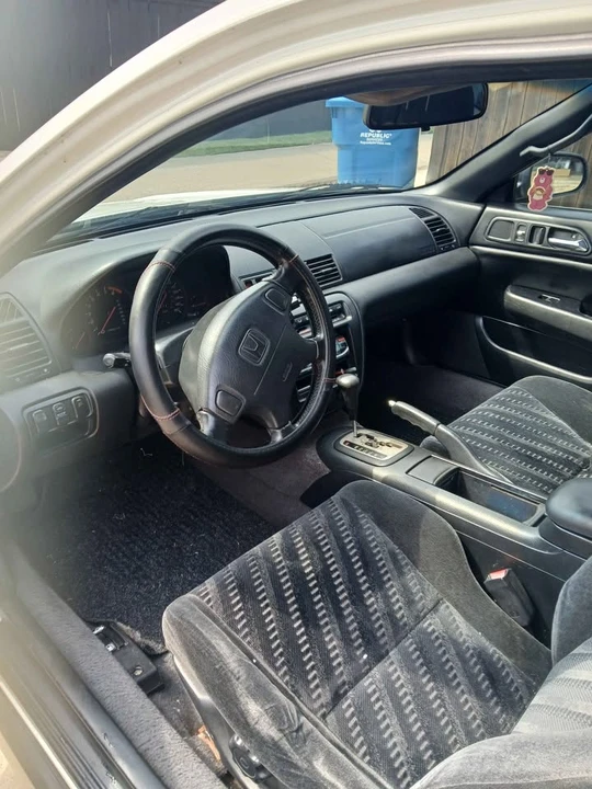 1999 Honda Prelude 5th Gen - Image 11 of 19