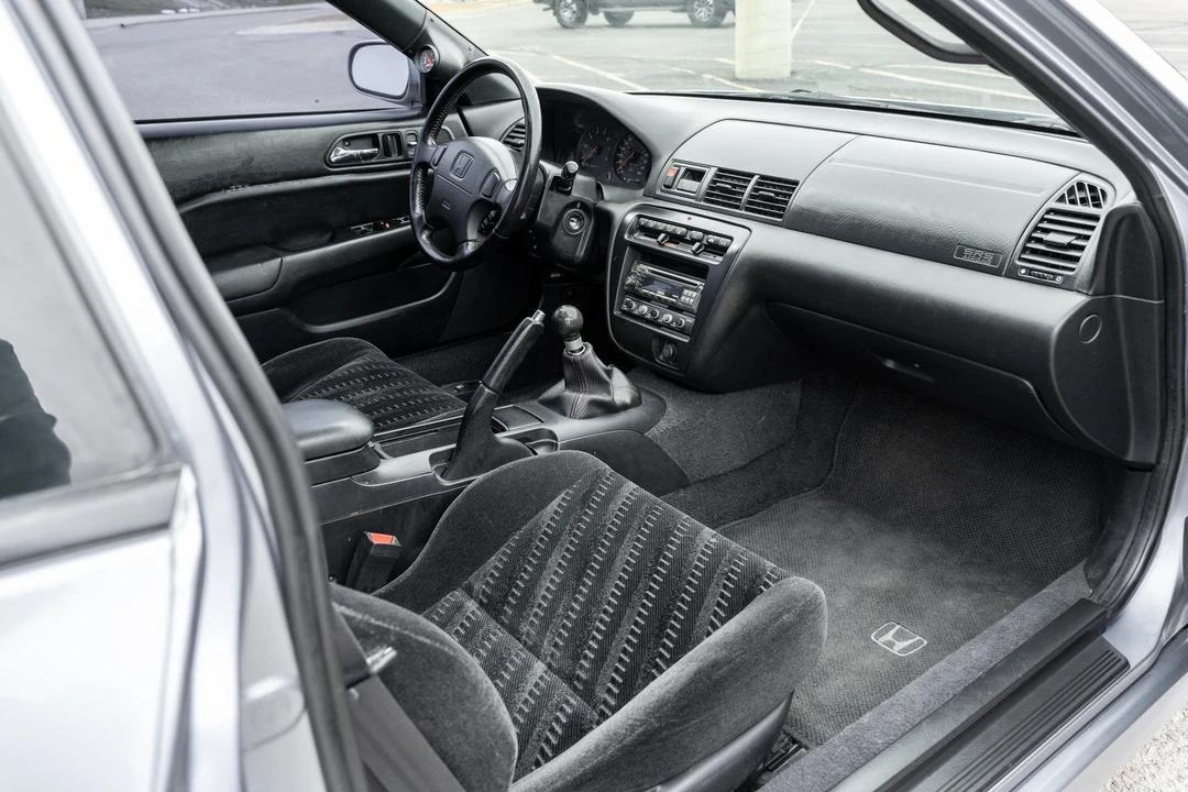 1999 Honda Prelude 5th Gen - Image 22 of 31