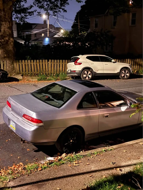 1999 Honda Prelude 5th Gen - Image 2 of 4