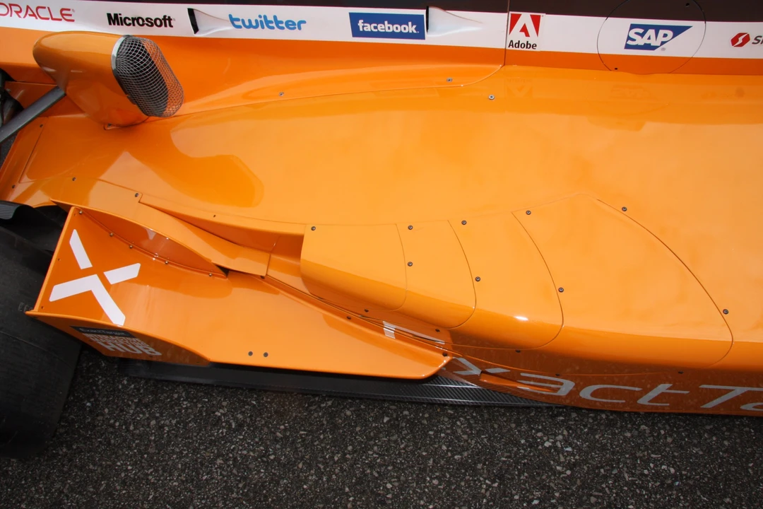 1999 Reynard - Image 8 of 31