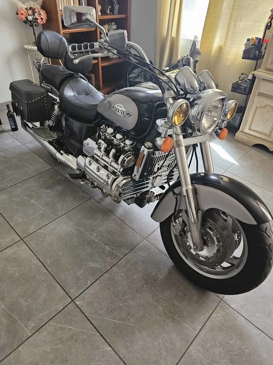 1999 Honda Gold Wing - Image 4 of 5