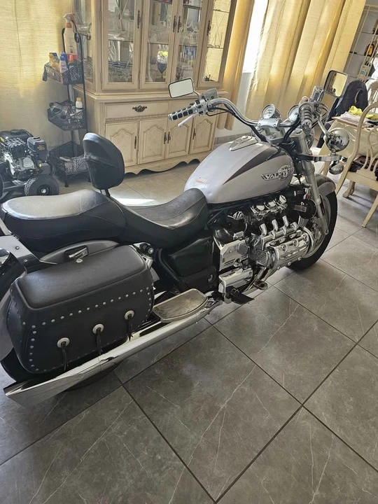 1999 Honda Gold Wing - Image 5 of 5