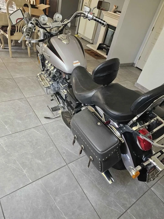 1999 Honda Gold Wing - Image 2 of 5