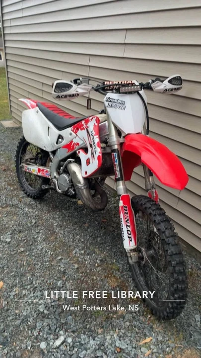 1999 Honda CR - Image 2 of 3