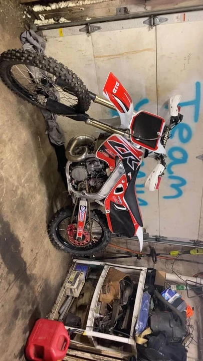 1999 Honda CR - Image 2 of 4