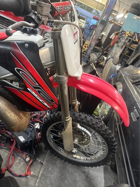 1999 Honda CR - Image 2 of 4