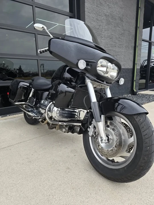 1999 Honda Gold Wing - Image 2 of 9