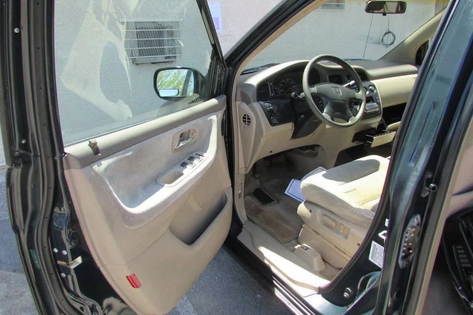 1999 Honda Odyssey - Image 17 of 20