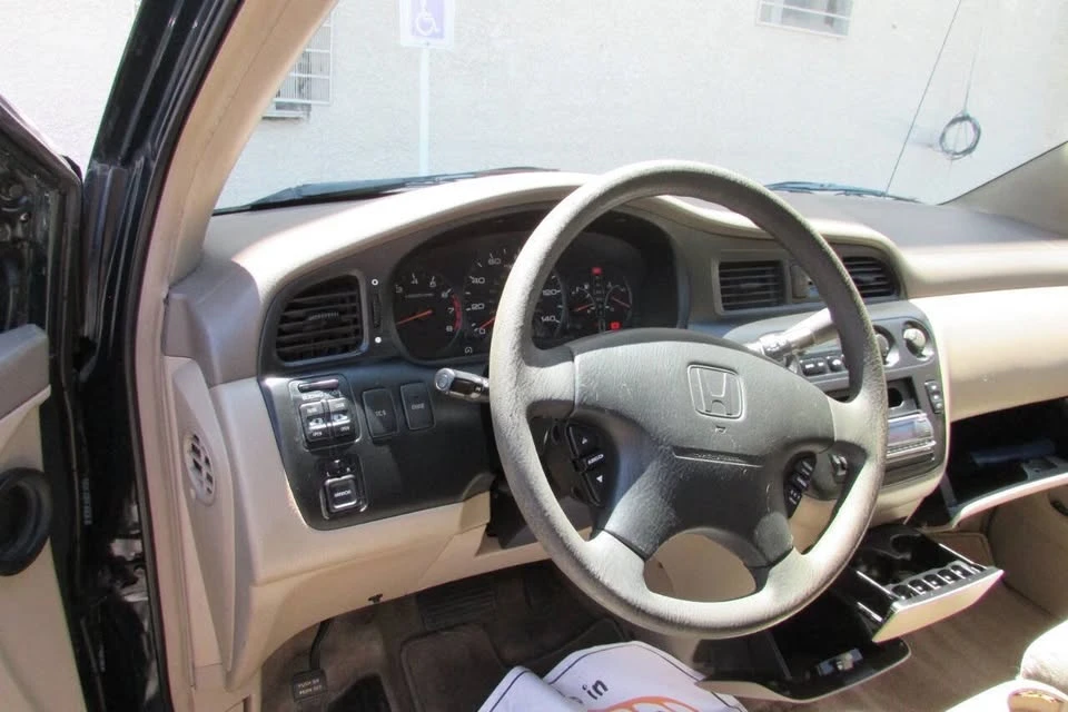 1999 Honda Odyssey - Image 19 of 20