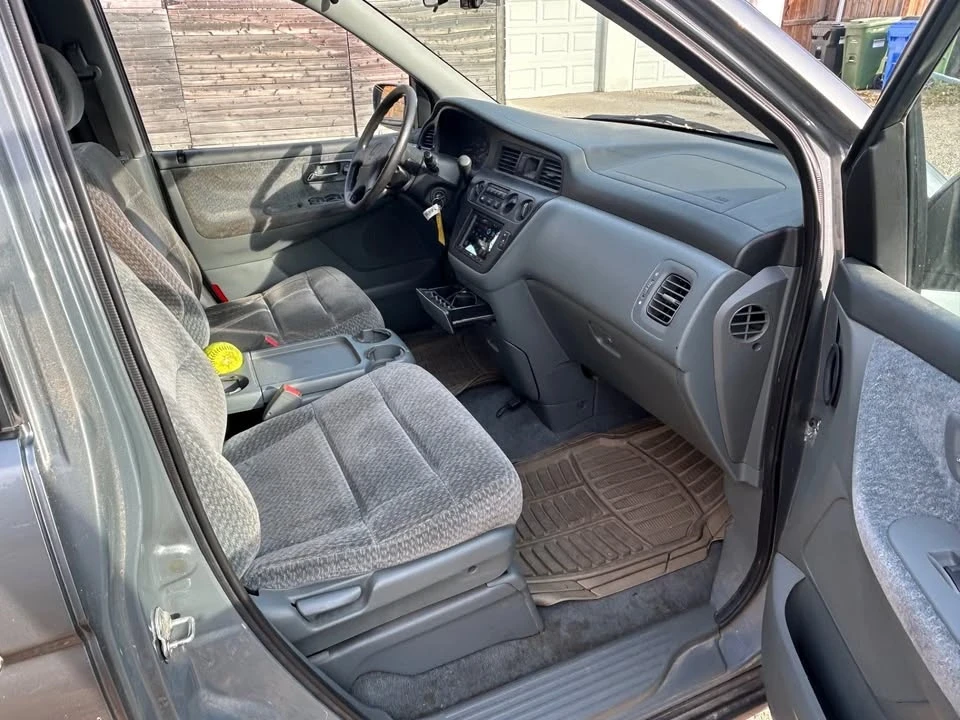 1999 Honda Odyssey - Image 4 of 11