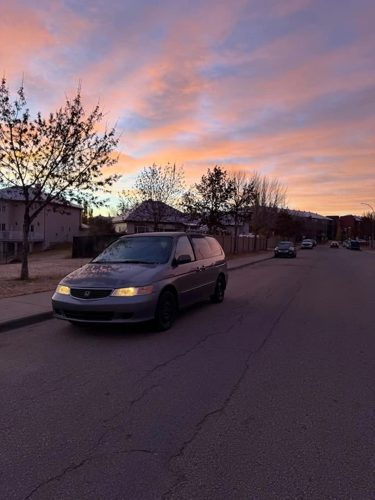1999 Honda Odyssey - Image 2 of 6