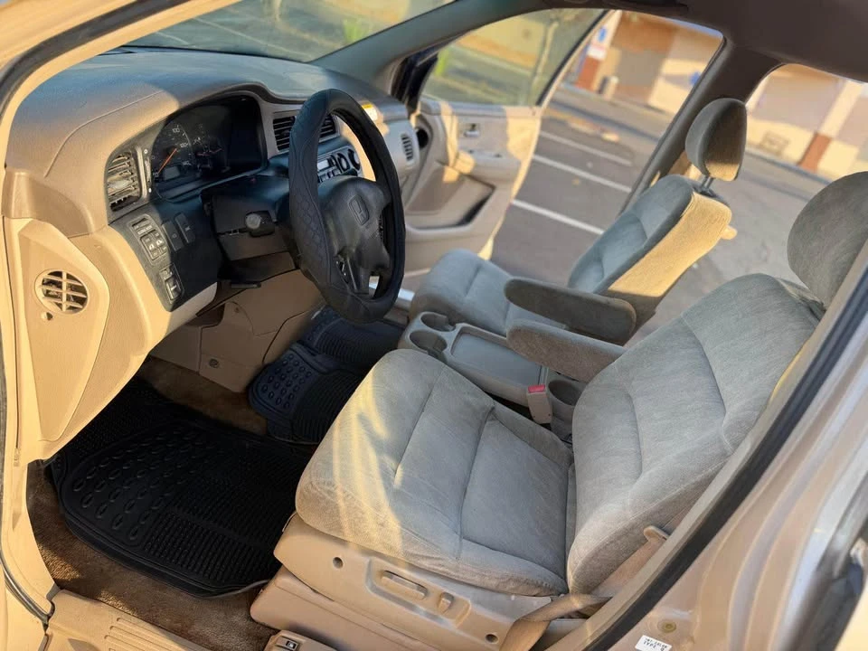 1999 Honda Odyssey - Image 2 of 16