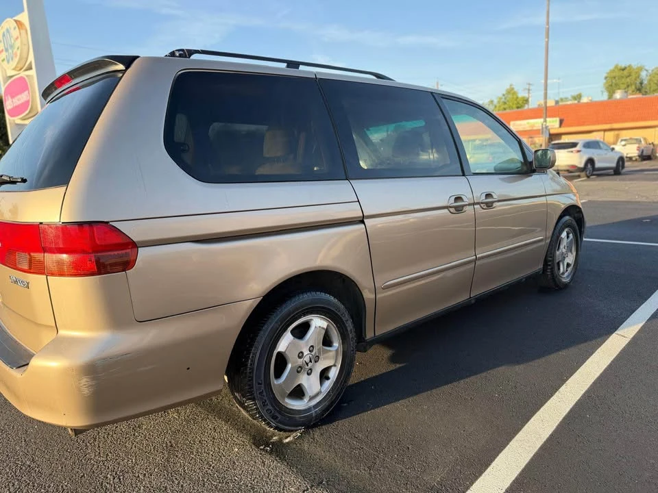 1999 Honda Odyssey - Image 11 of 16