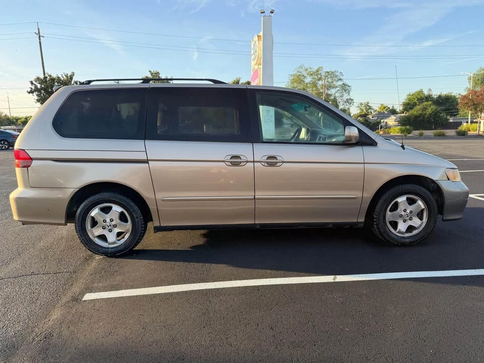 1999 Honda Odyssey - Image 12 of 16