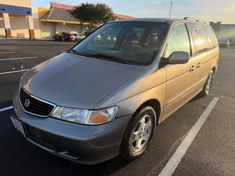 1999 Honda Odyssey - Image 15 of 16