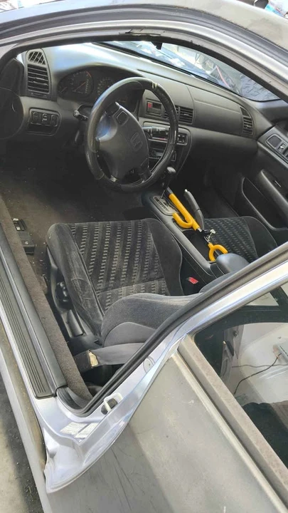 1999 Honda Prelude 5th Gen - Image 4 of 4