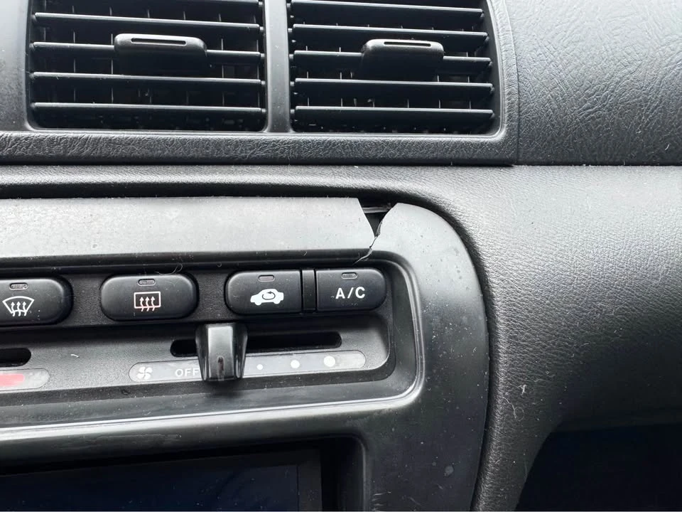 1999 Honda Prelude 5th Gen - Image 14 of 17