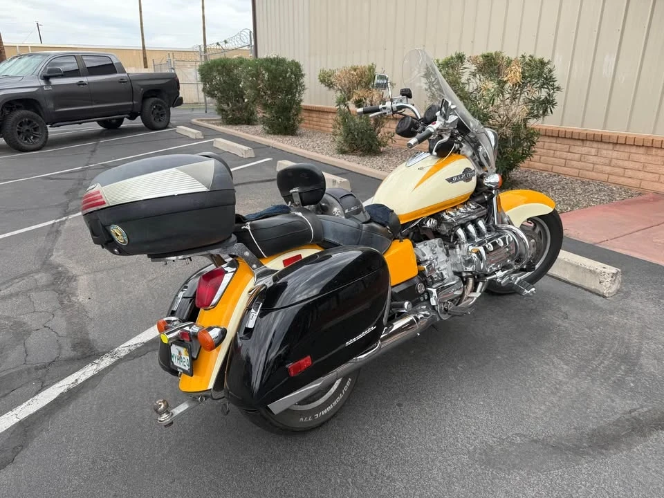 1999 Honda Motorcycles - Image 2 of 4