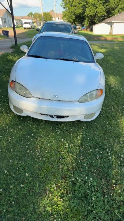 1999 Hyundai Tiburon - Image 3 of 3