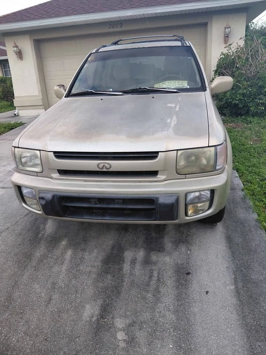 1999 Infiniti QX4 - Image 5 of 7
