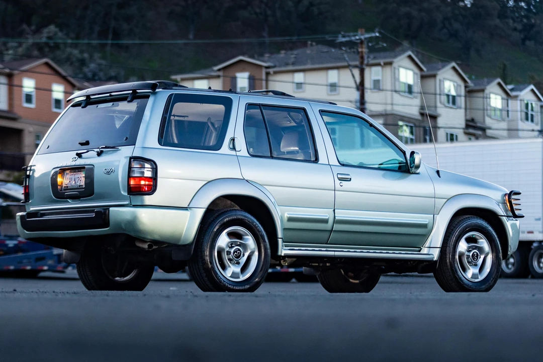 1999 Infiniti QX4 - Image 4 of 31