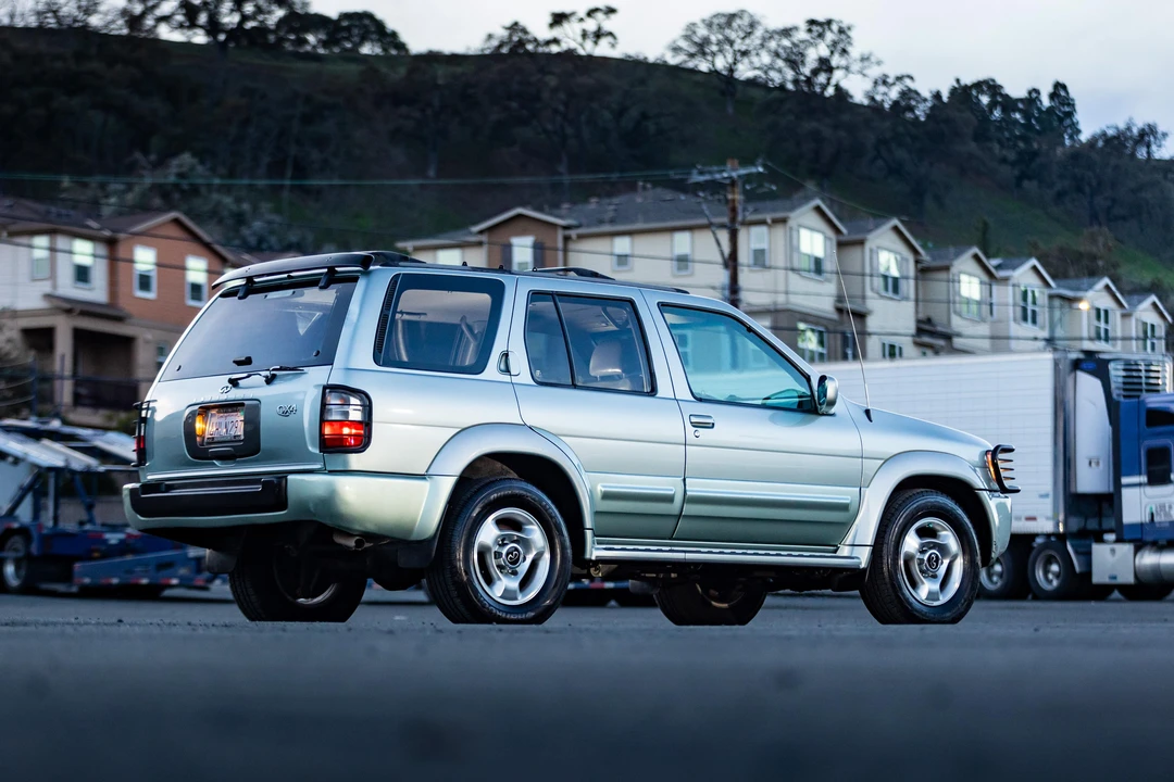 1999 Infiniti QX4 - Image 24 of 31