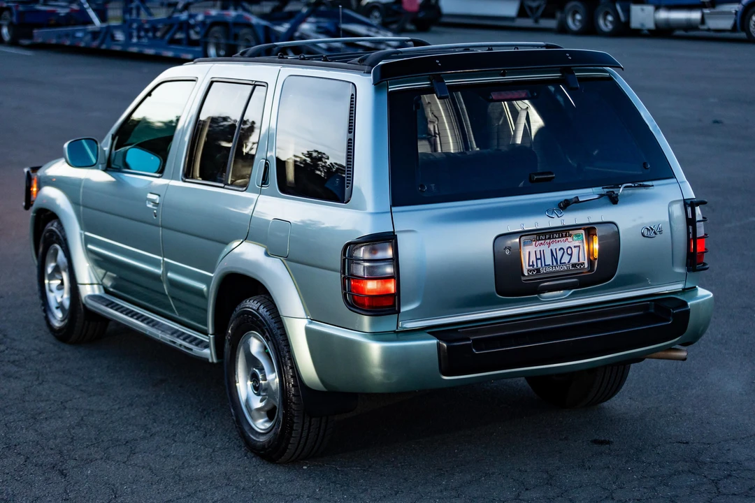 1999 Infiniti QX4 - Image 19 of 31