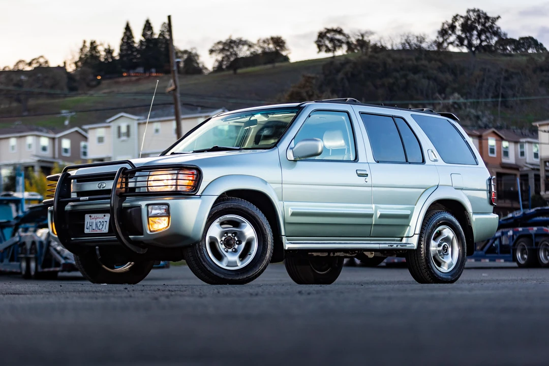1999 Infiniti QX4 - Image 12 of 31