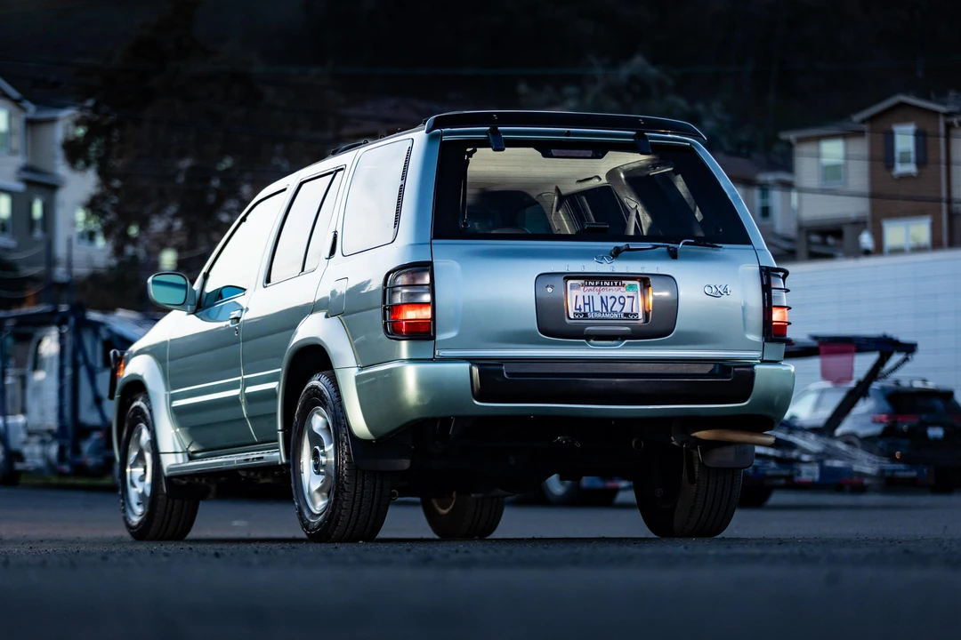 1999 Infiniti QX4 - Image 20 of 31